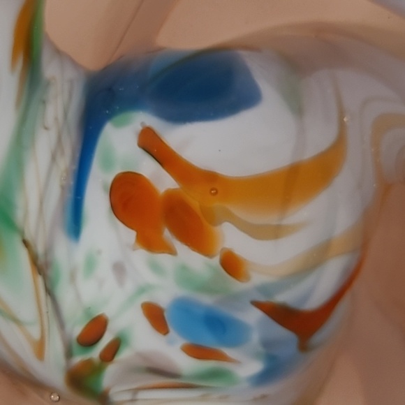 Beautiful Art Glass Ruffled Trinket Dish - Picture 12 of 16